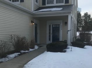 3050 Falling Waters Ln, Lindenhurst, IL 60046