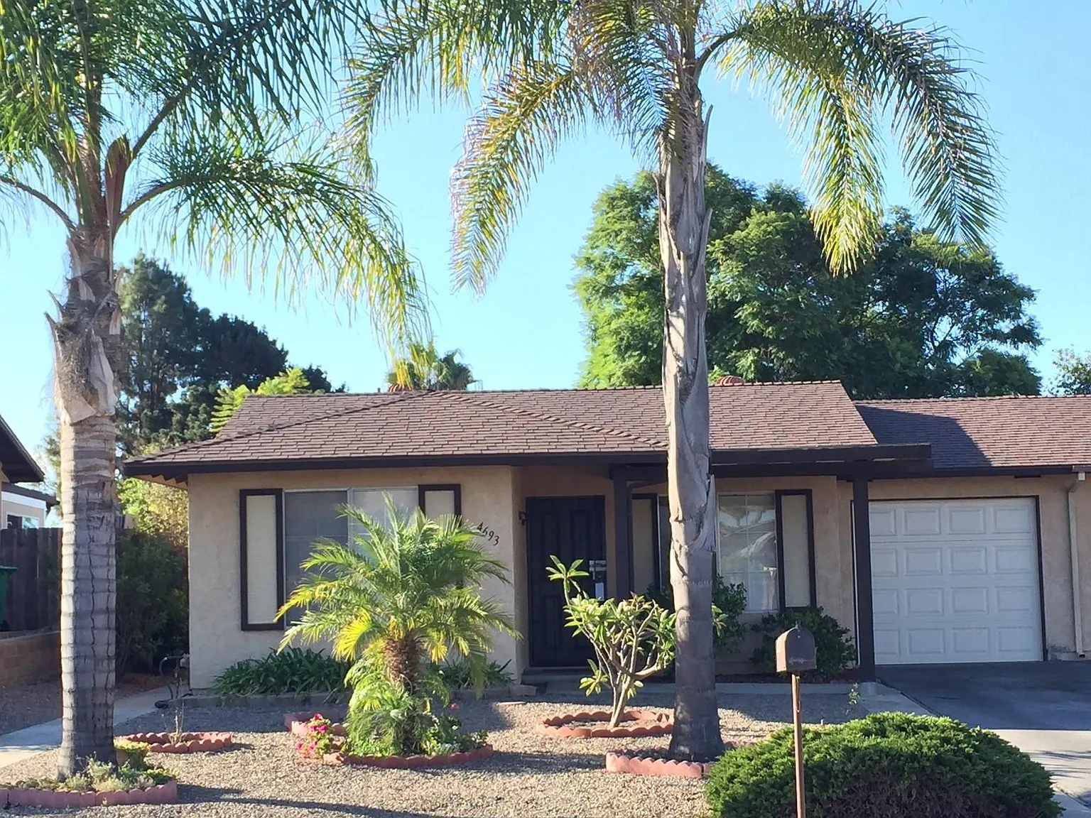 2 bed, 834 sqft, $2,800 — Photo 1