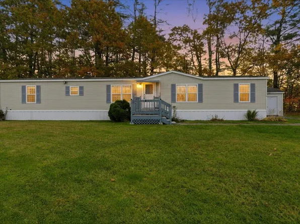 7 Toby Place, Lewiston, ME 04240