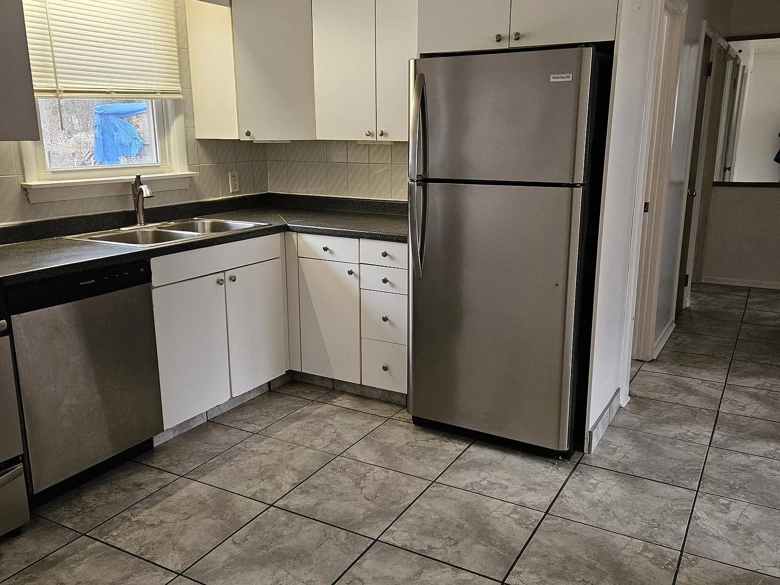 2 bed, 950 sqft, $1,750 — Photo 4