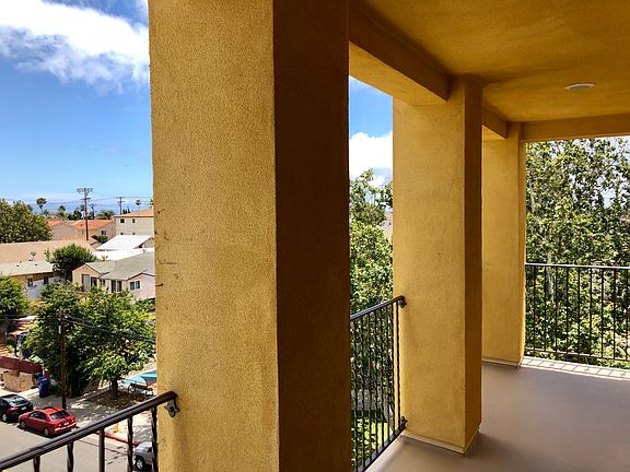4th image of 366 W 8th St APT 31