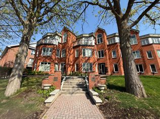 130 Greenfield Ave #C, Ottawa, ON K1S5L2