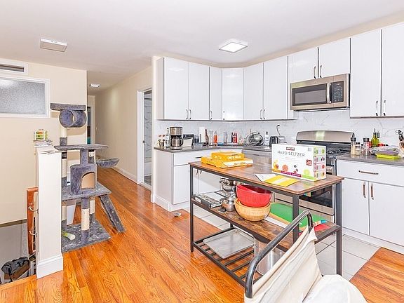4th image of 61 Kosciuszko St #3