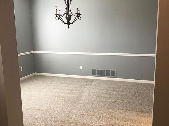 5th image of 3875 Park Creek Dr