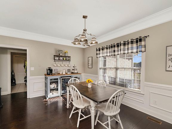 4th image of 307 Spencer Lakes Dr