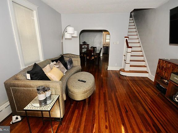 5th image of 2440 46th St