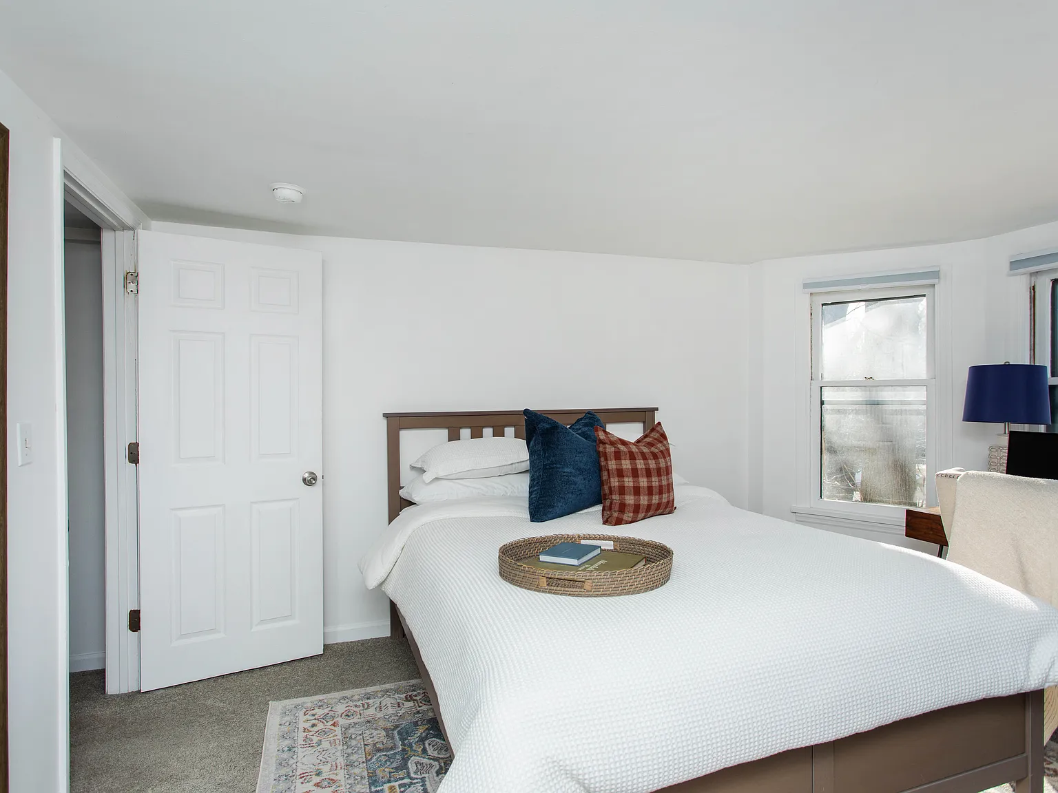 2 bed, 900 sqft, $1,995 — Photo 3