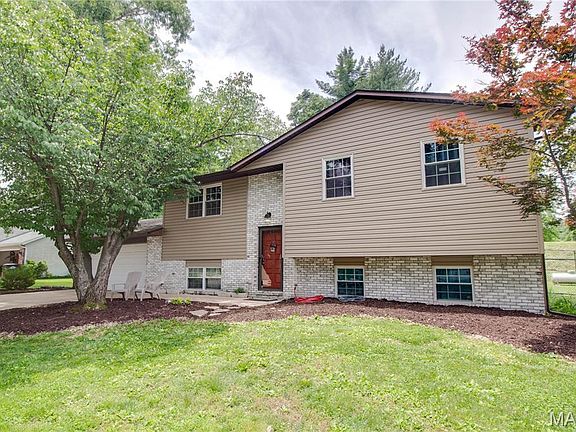 2nd image of 5204 Pin Oak Dr