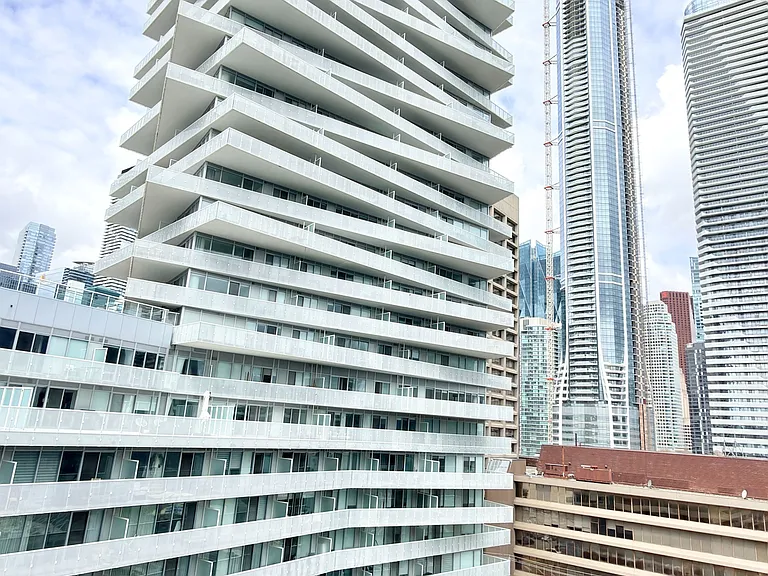 29 Queens Quay E #1026 — Photo 23