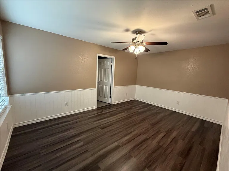 2306 Stirrup Dr — Photo 9
