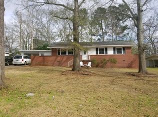 449 Meadowlake Dr, Ozark, AL 36360