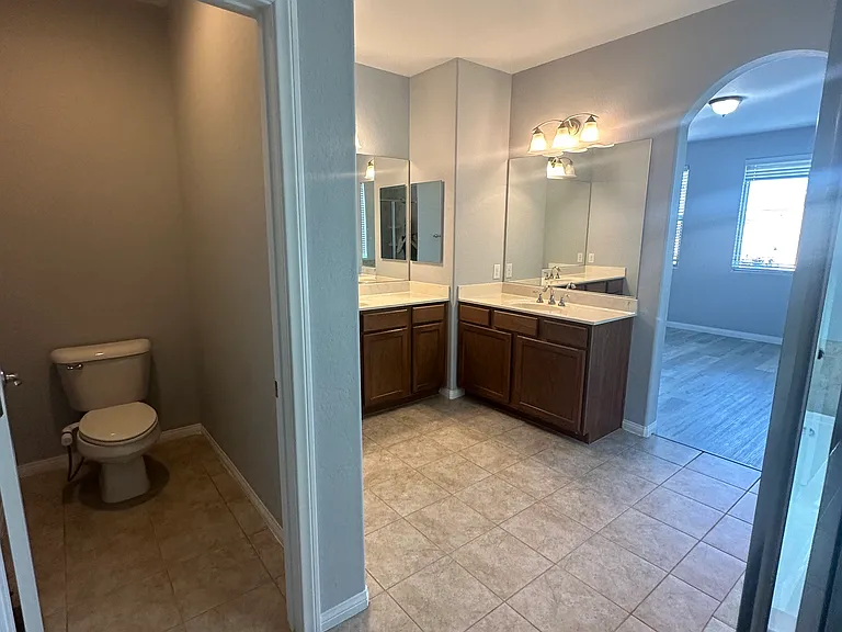 576 Glassford Ct — Photo 36