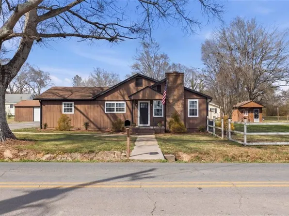 486 Back Penn Rd, Summerville, GA 30747