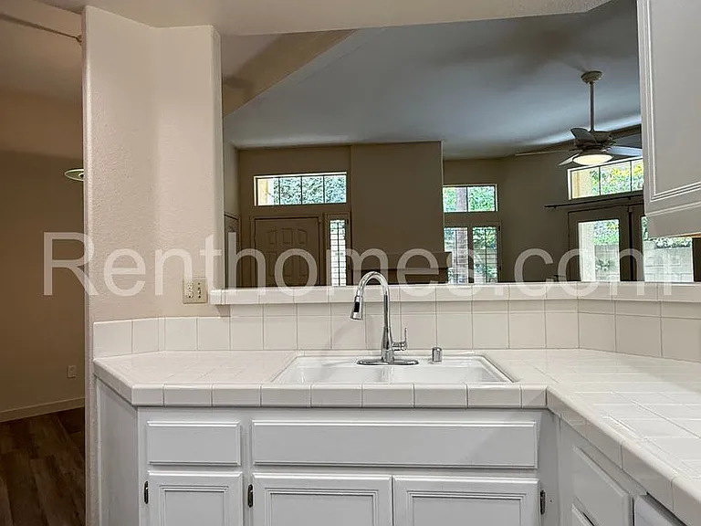 11295 Provencal Pl — Photo 12