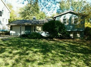 22W500 Birchwood Dr, Glen Ellyn, IL