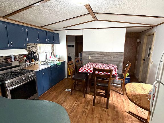 3rd image of 803 S 15th St