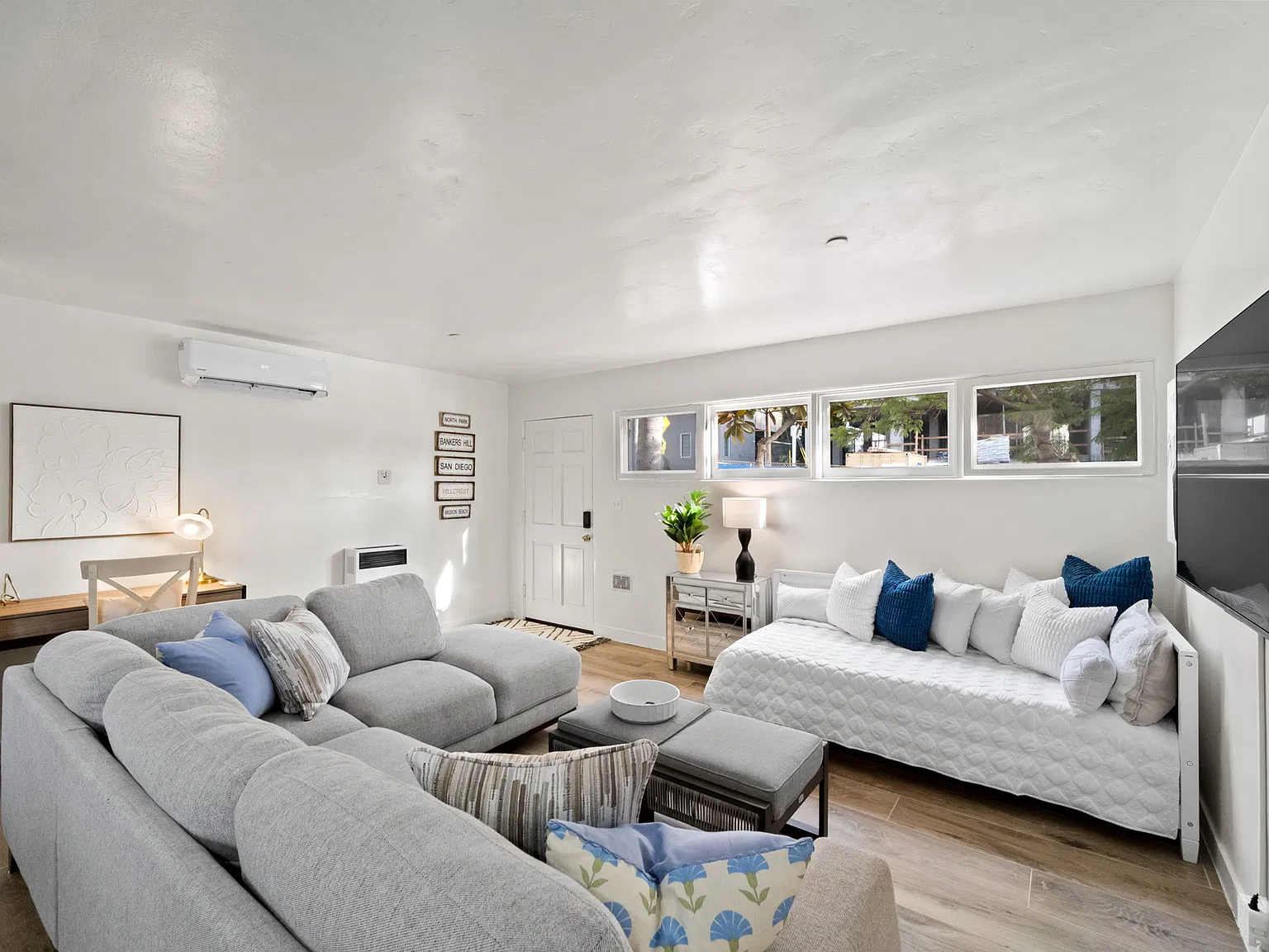1 bed, 725 sqft, $2,950 — Photo 1