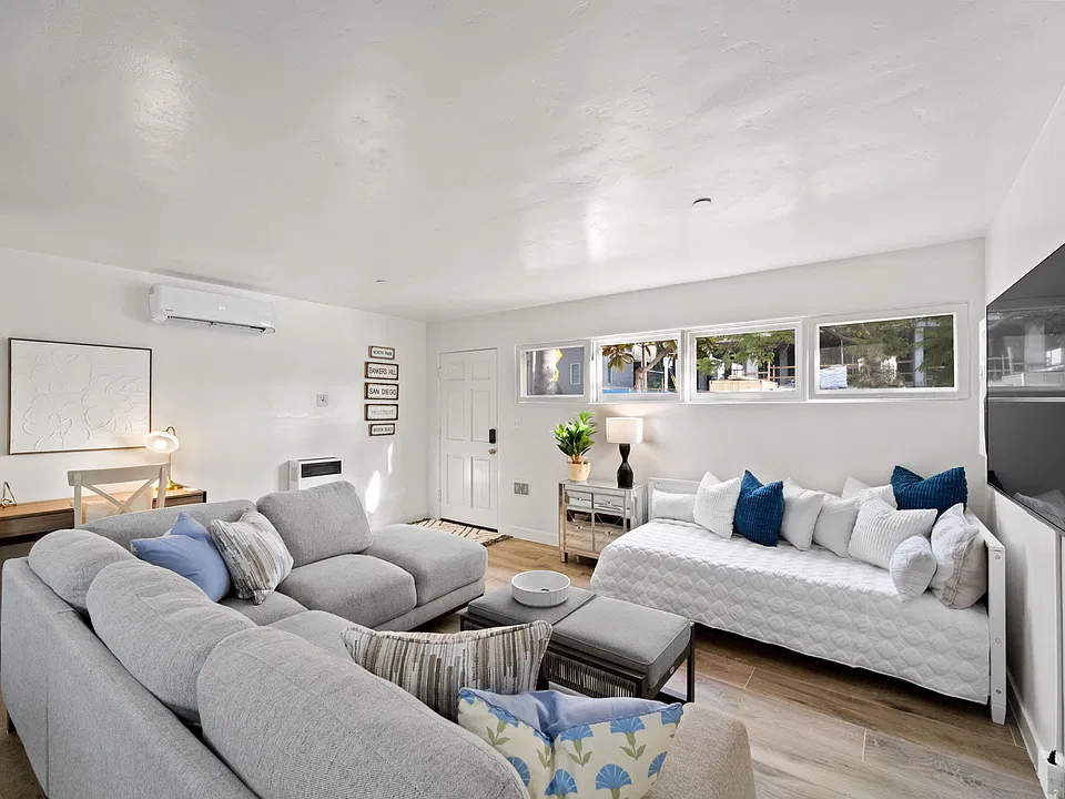 110 Maple St