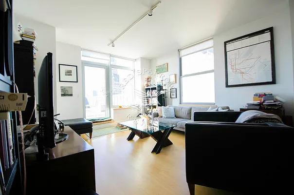 Rented by Red Sparrow Realty Group | media 33