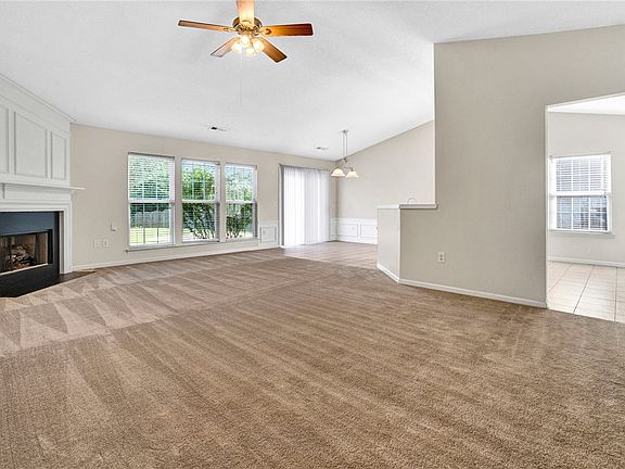 4th image of 209 Karsten Creek Dr