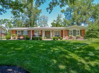 7 Sunnybrae Ct, Ballwin, MO 63011