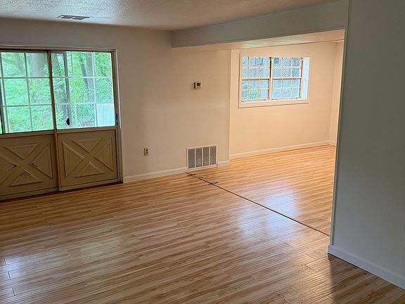 2nd image of 2 Louisburg Sq APT 3