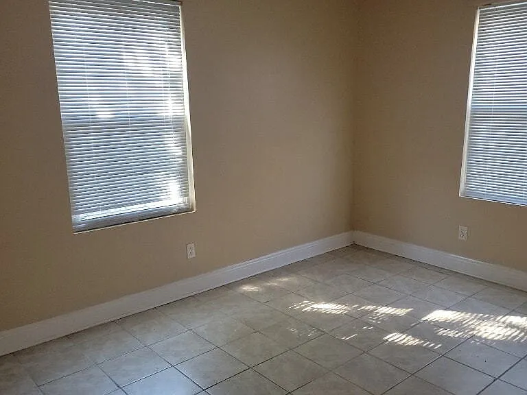 995 King St #C — Photo 11