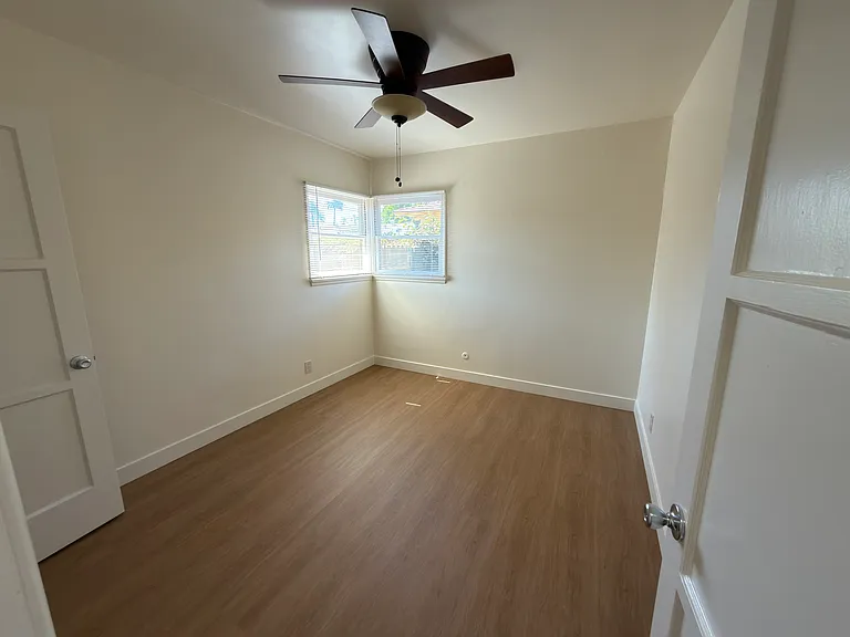 324 S Clark St #324 — Photo 10