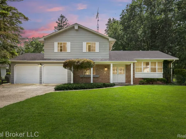 5339 N Dyewood Dr, Flint, MI 48532