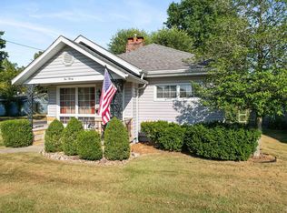 520 N 9th St, Herrin, IL 62948