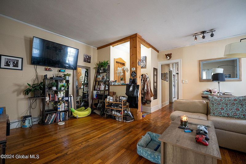 4th image of 162 S Allen Street
