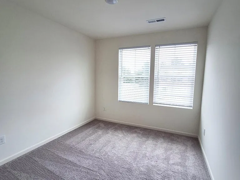 2425 Brookville Dr #A — Photo 17