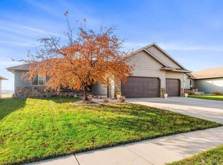4009 E Brookline Dr, Sioux Falls, SD 57103