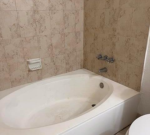 5th image of 208 Wimbledon Lake Dr #205