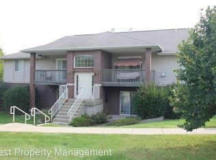 1011 W Side Dr, Iowa City, IA 52246
