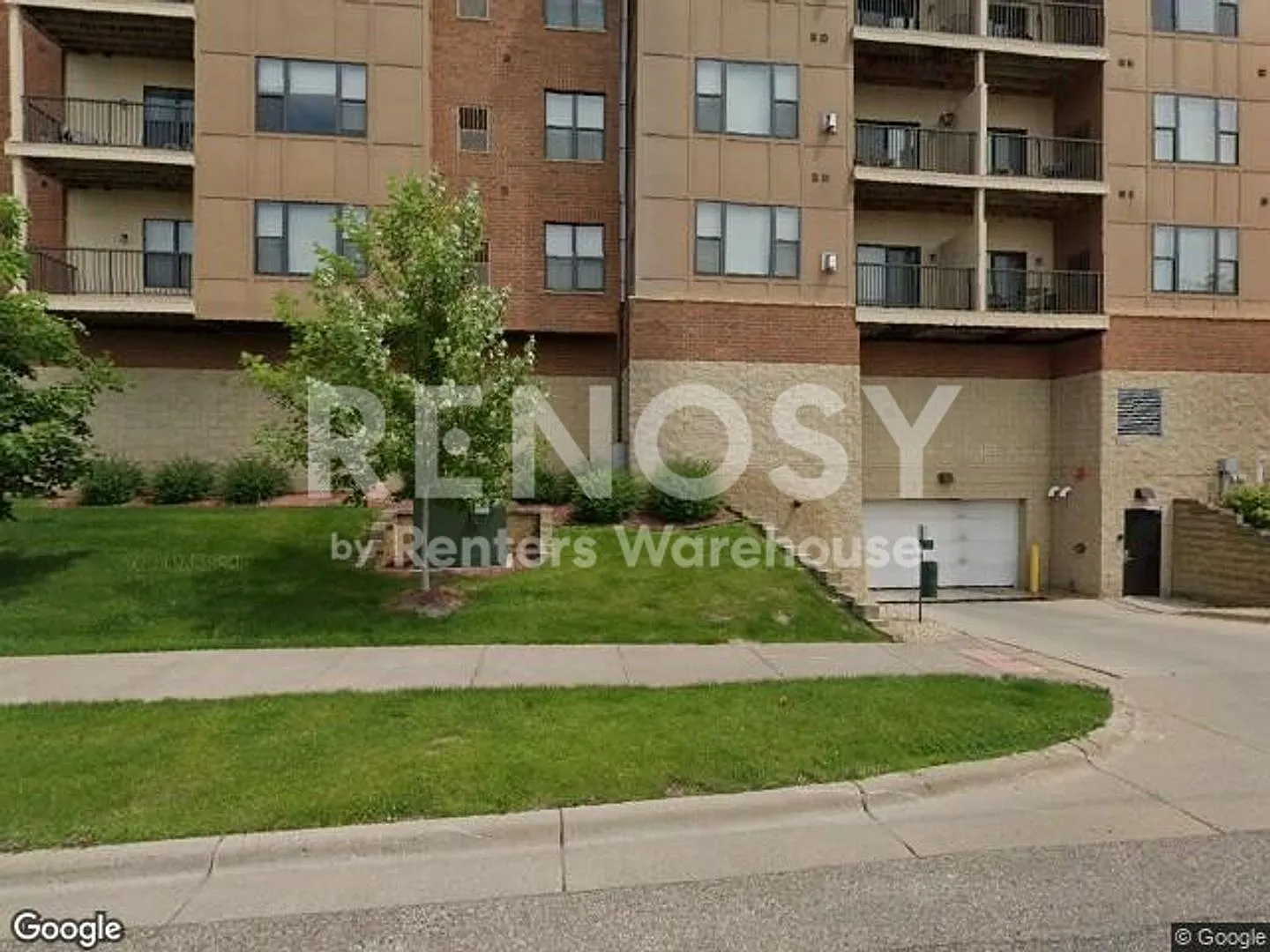 Stunning 1 Bedroom 1 Bathroom in Saint Louis Park! — Photo 2