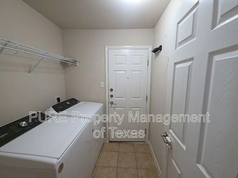 18401 Hees Ln — Photo 50