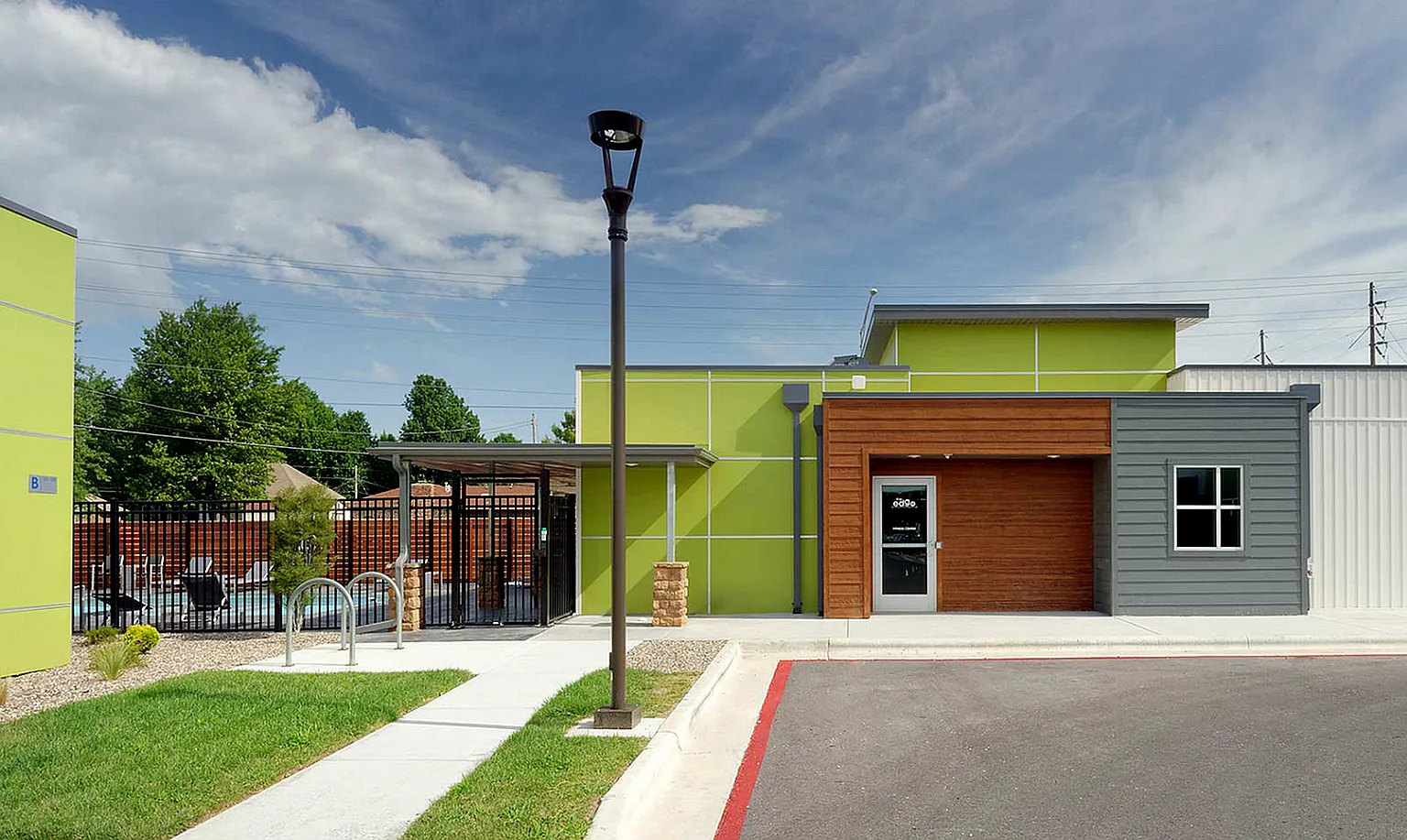 The Edge Luxury Apartments — Photo 4