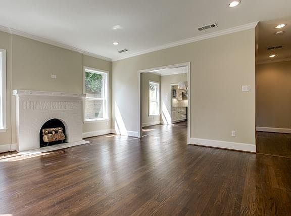 4th image of 5709 Kenwood Ave