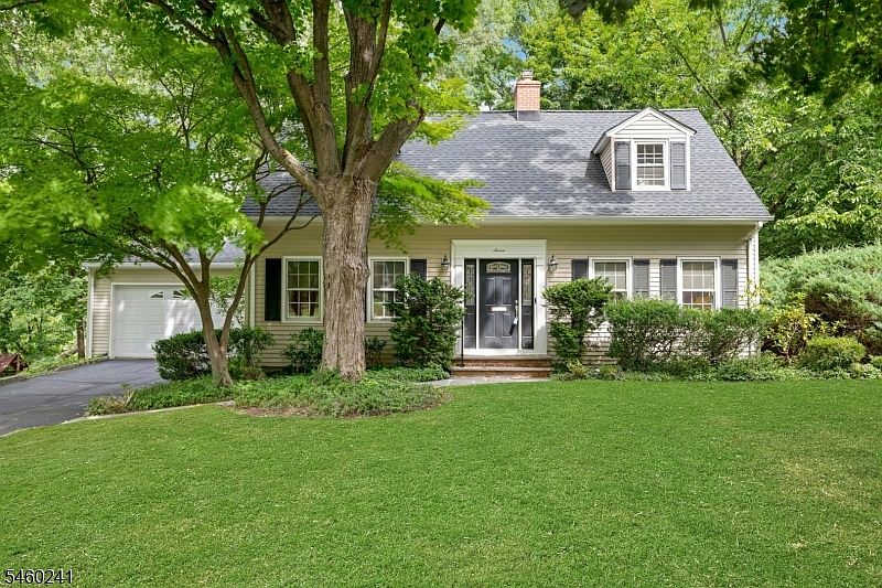1st image of 7 Sharon Rd