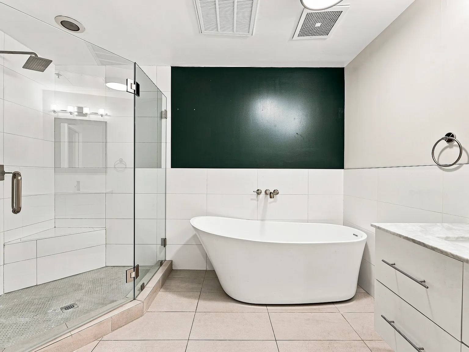 2 bed, 1323 sqft, $2,790 — Photo 3