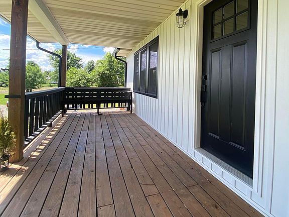 4th image of 33883 Winnemac Rd