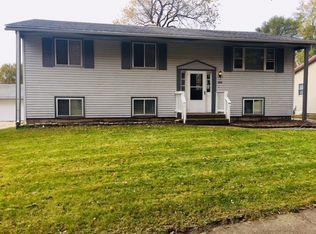 3333 New England Dr, Rockford, IL 61109