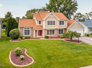 880 Macintosh Dr, Rochester, NY 14626