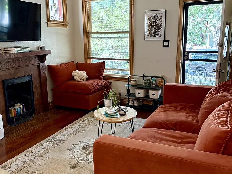 2752 N Lafayette St — Photo 12