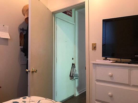5th image of 222 W Willow St #2R