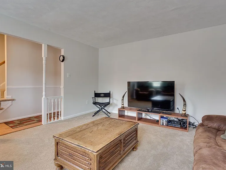 9427 Cherwek Dr — Photo 8