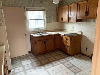 2nd image of 5316 W 4th Pl