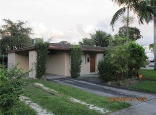 121 NW 76th Ave, Pembroke Pines, FL 33024