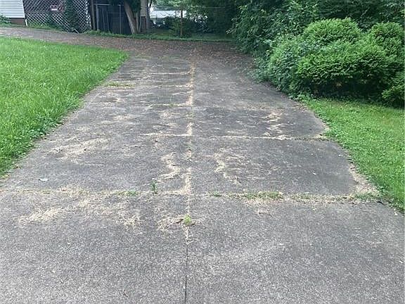 3rd image of 3064 Elderberry Ave